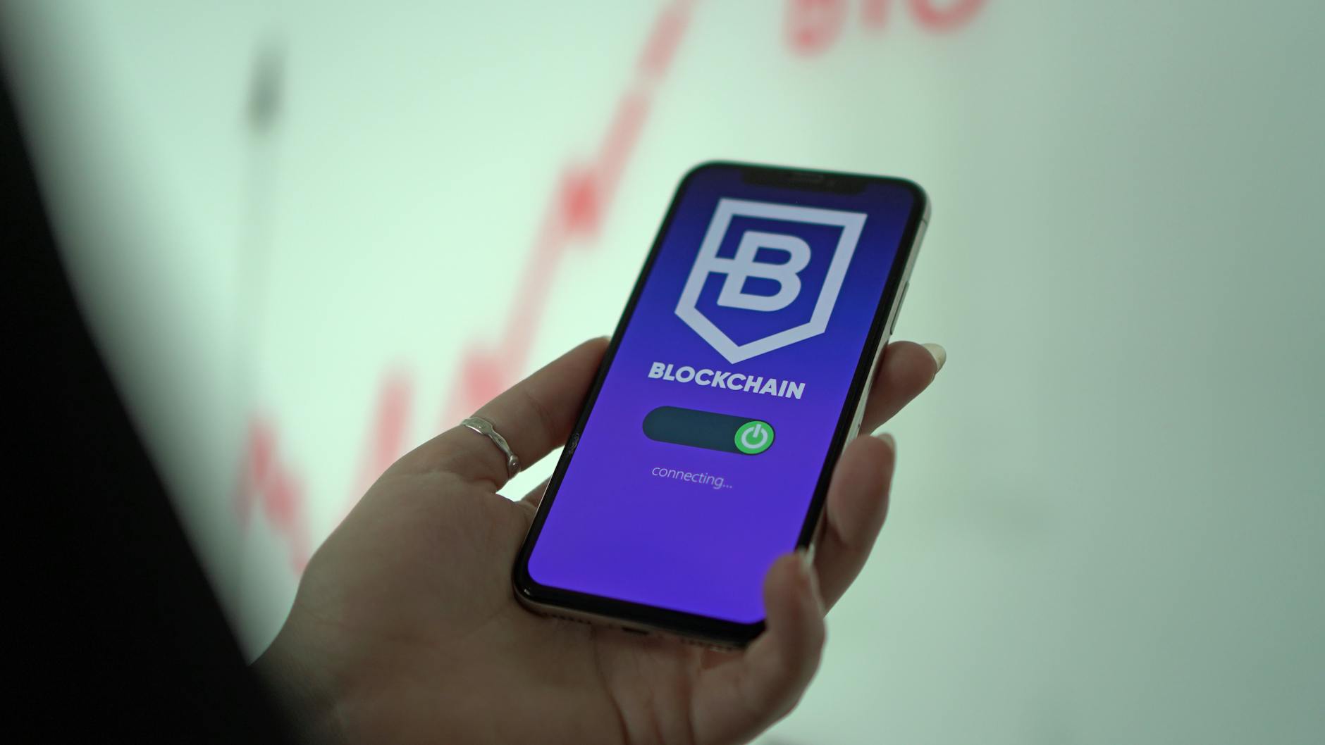 Polymarket wallet compromise probe turned to an internal Polygon top-up wallet after reports of a $520,000 drain, with user funds said to be safe.