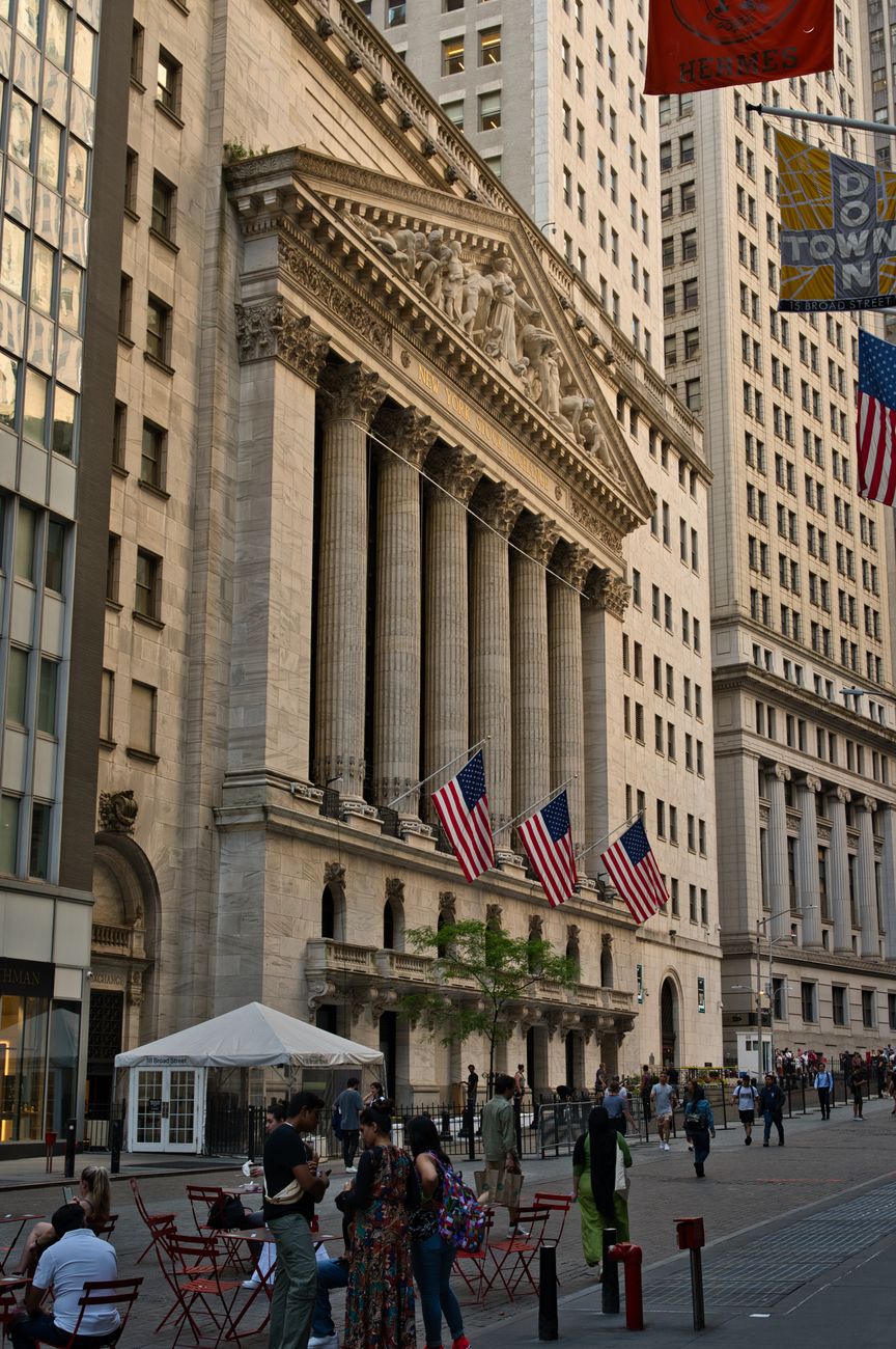 Memorial Day stock market holiday schedule illustration
