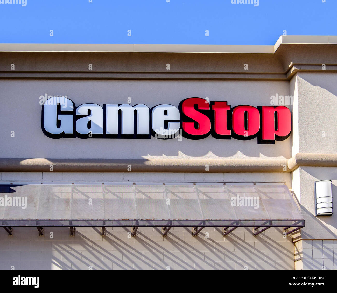 Exterior of a GameStop retail store