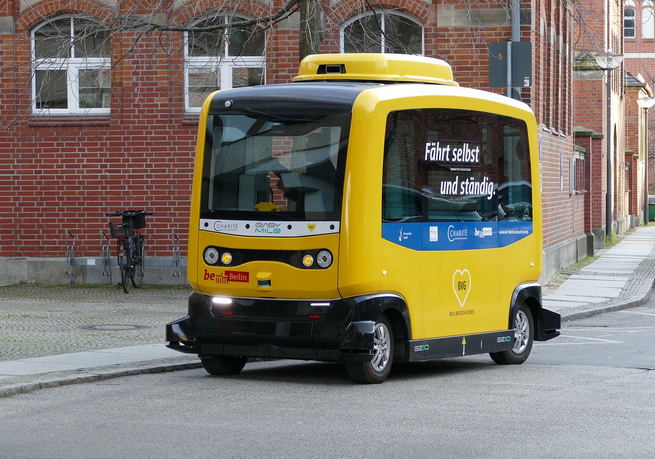 Momenta logo and autonomous-driving office signage