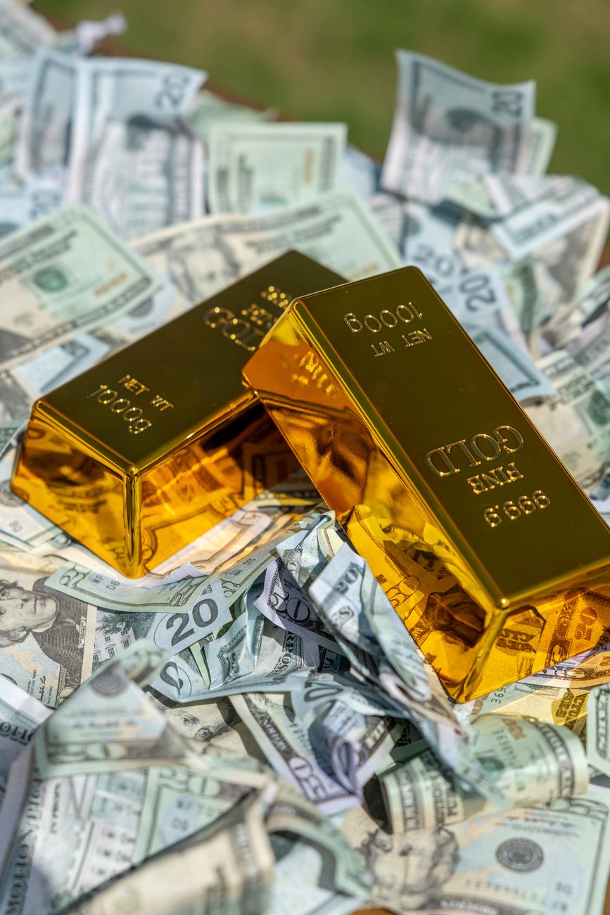 Safe havens in 2026 are failing to cushion shocks as inflation, fiscal strain and carry trades overpower Treasuries, gold and the yen.