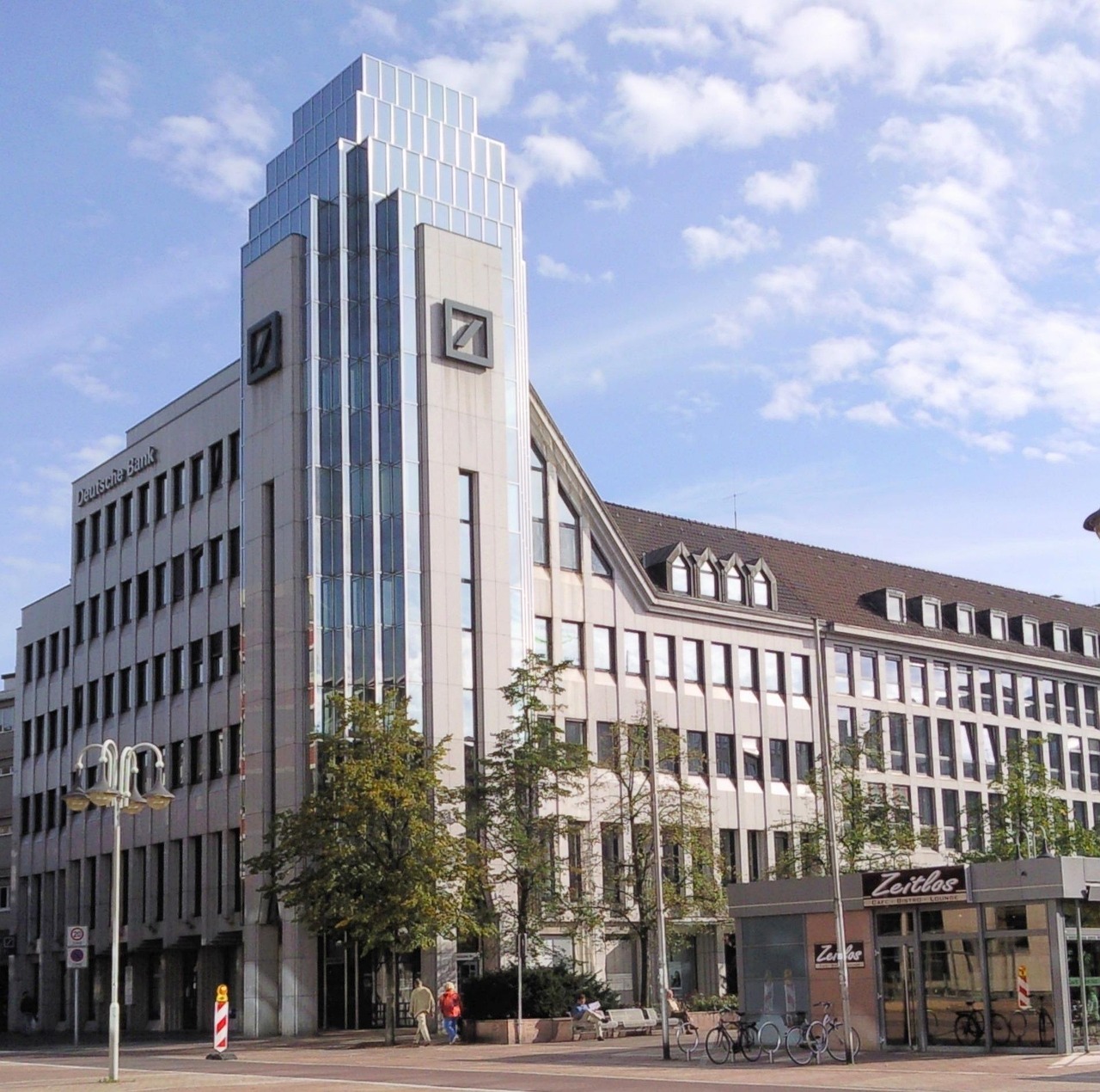 Deutsche Bank and UniCredit banks are suing Linde over Russia sanctions losses